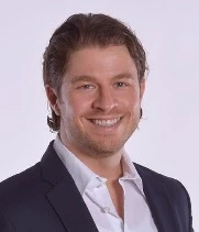 Patrik_Leuchte_181x211.jpg