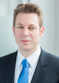 Autor__ThomasMay-200x279.jpg